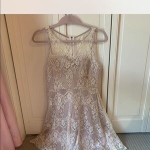 Elegant Lace Sleeveless Dress